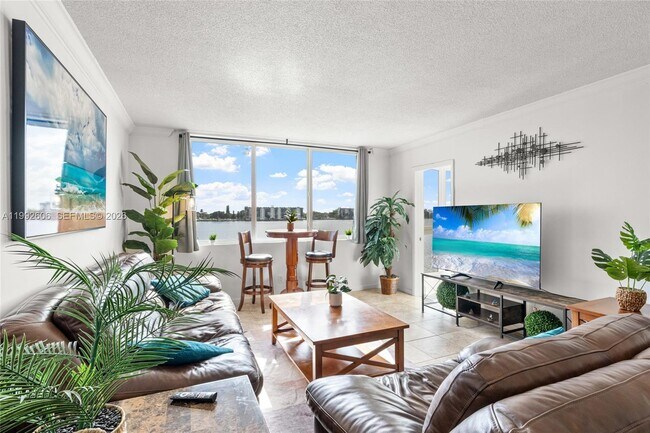 1170 NE 191st St Unit 35