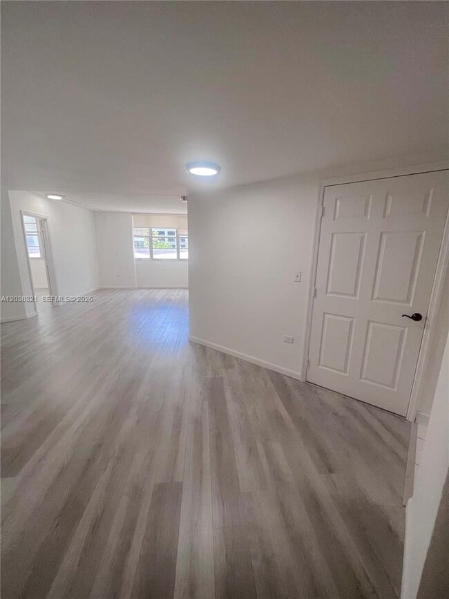 Photo - 801 Brickell Bay Dr Unit 364
