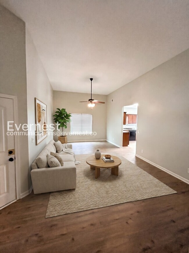 Photo - 208 Hampton Dr
