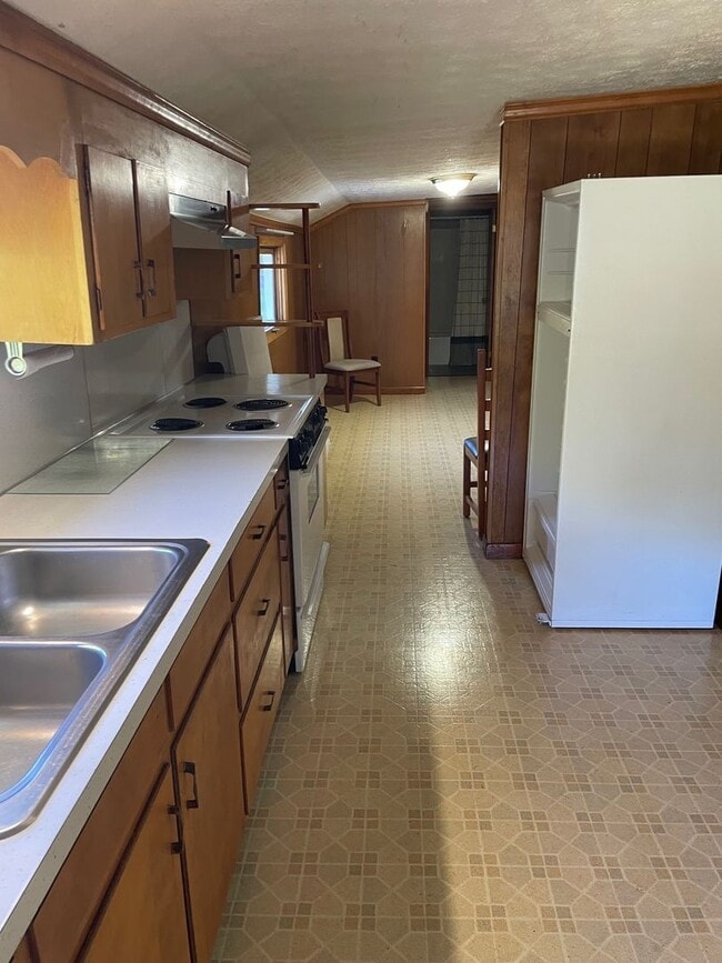 Photo - 2 Bedroom / 1 Bath  Kingsport, TN
