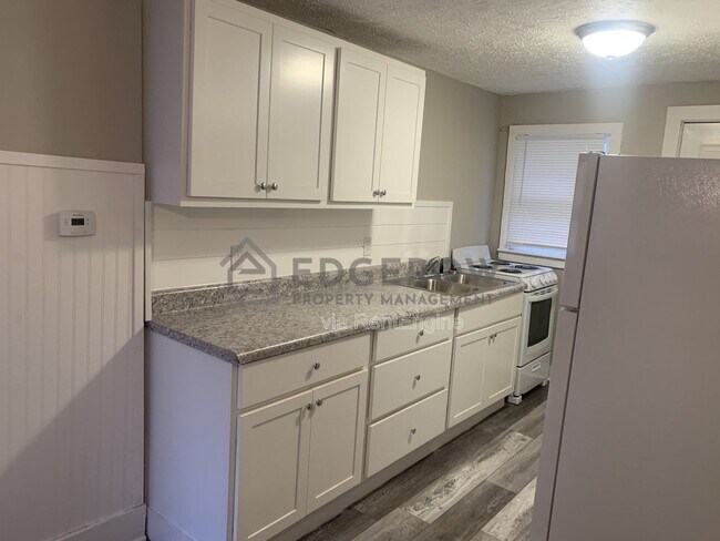 Photo - 99 Houston Ave Unidad 2