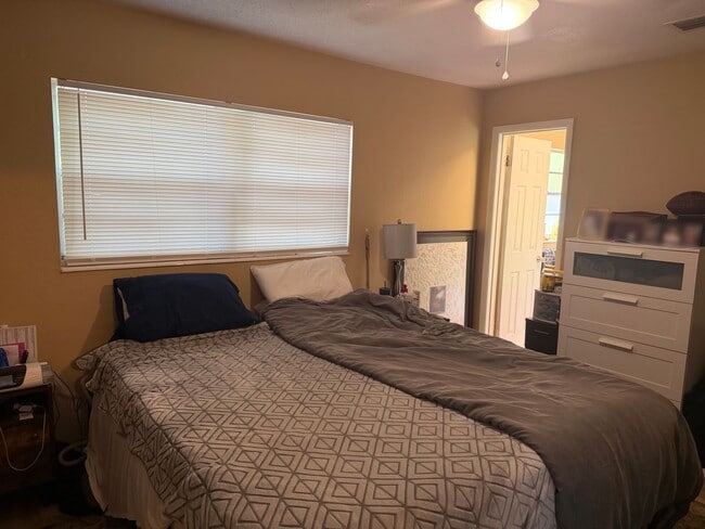 Photo - Beautiful 3 Bedroom 2 Bathroom House!!!