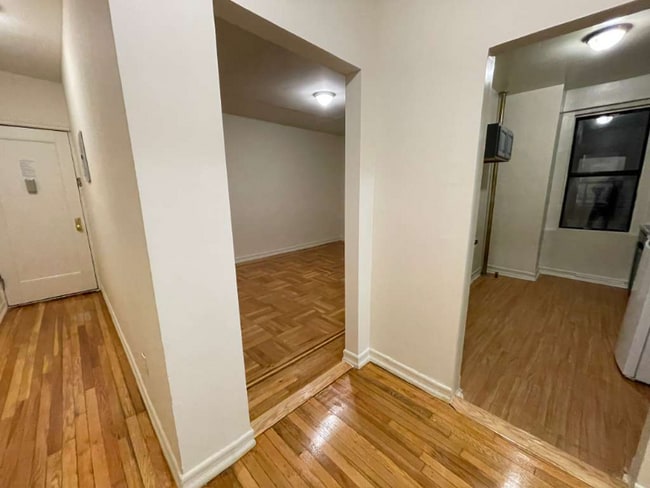 Photo - 3210 Kingsbridge Ave Unit 2D