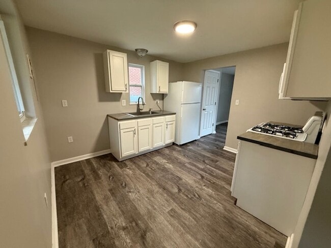 Photo - 205 Charleston Dr