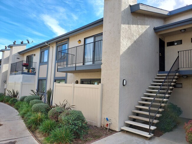 Photo - 12650 Lakeshore Dr Unit 159