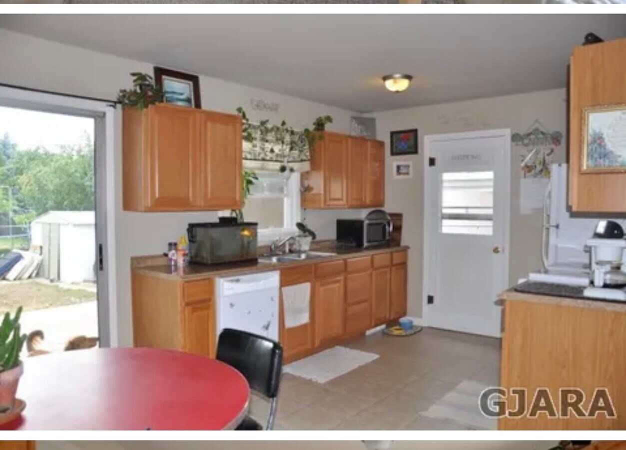 Photo - 2515 Elm Ave