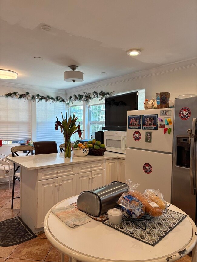 Photo - 272 NE 42nd St