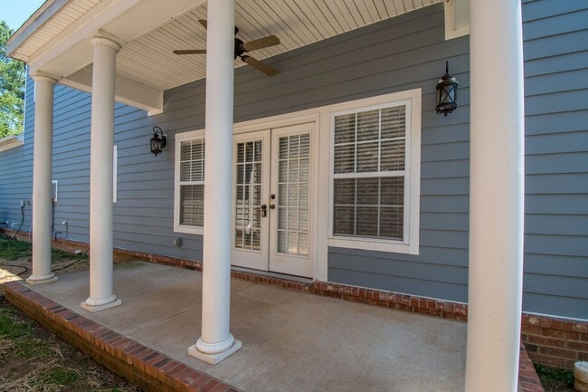 Photo - Luxurious Executive Row House in Northeast Fayetteville! Lawn care included!