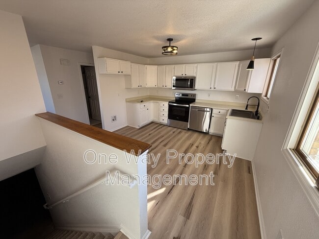 Photo - 309-311 E Chestnut St