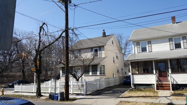 Photo - 204 Spruce St