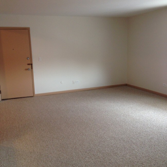 living room - 1604 Richmond Street