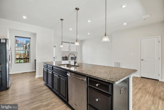 Photo - 10012 Aerospace Rd