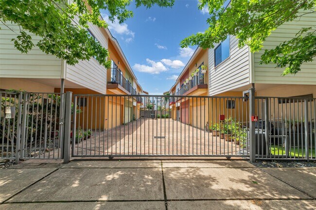 Photo - 4509B Eigel St Unit B