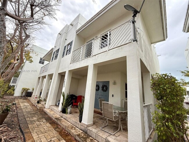 Building Photo - 1033 SW 9th Ct