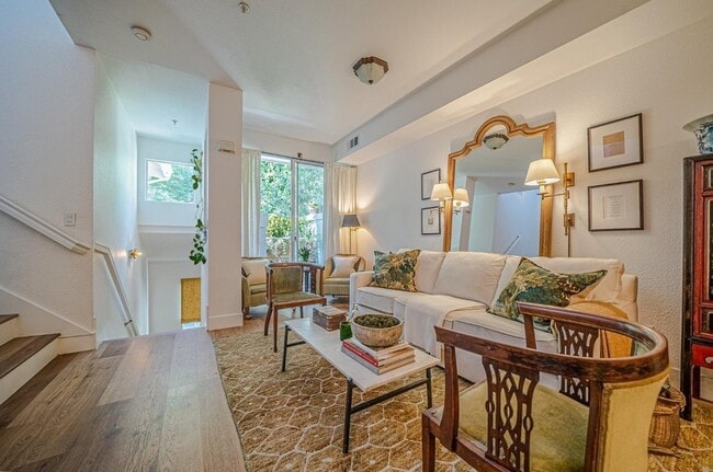 Photo - 1059 Esparanza Way Unit 1059