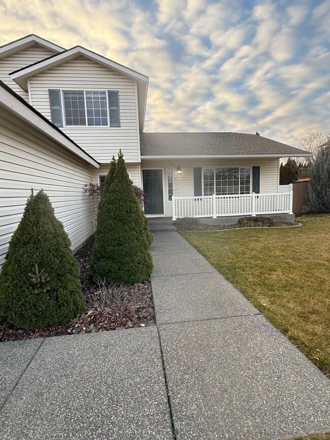 Photo - 5312 Bakerloo Ln