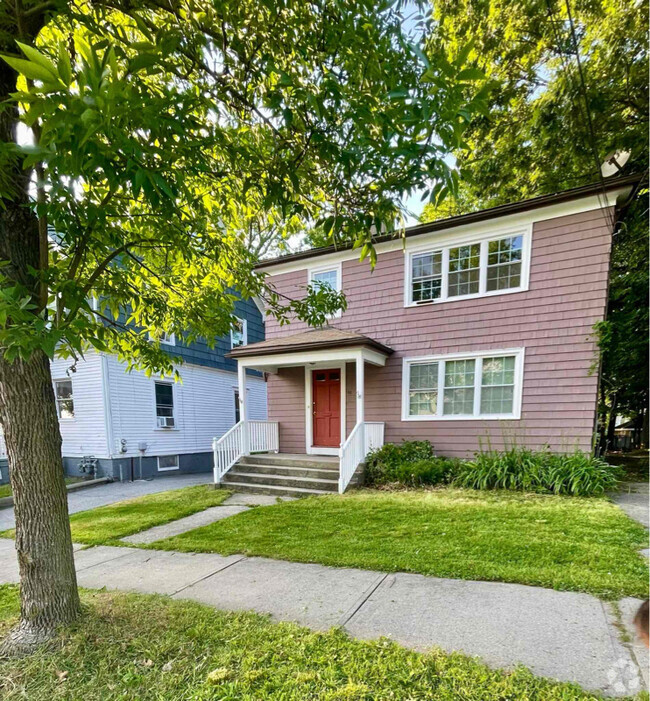 Building Photo - 50 Rochambeau Ave Unit 2nd. Floor Rental