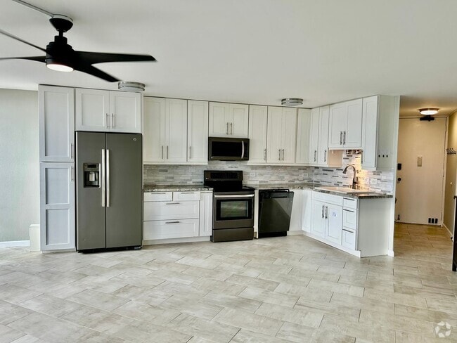 Building Photo - Lele Pono 2 Bdrm., 2 bath, 2 Cov'd Parking... Unit 1607 Rental