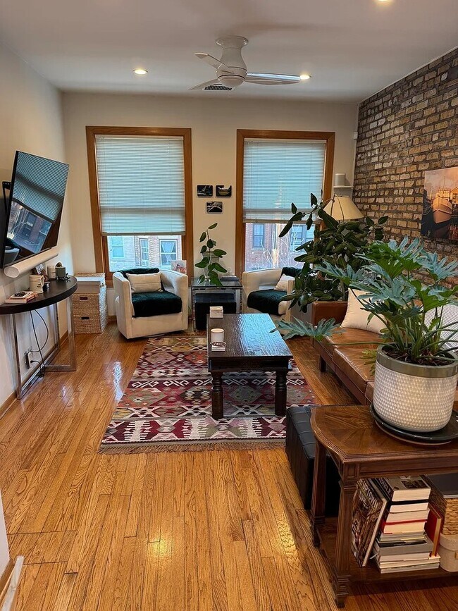 Photo - 852 W Diversey Pkwy Unit 3F