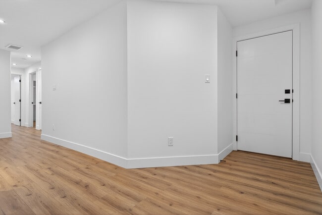 Photo - 9337 87 Ave NW Unit 2