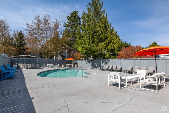 Swimming Pool - Casablanca Apartment Homes