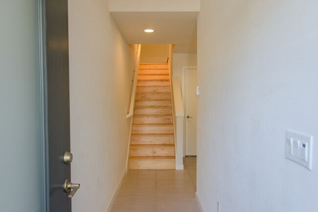 Photo - 3Bd/2.5Ba Seattle Townhouse