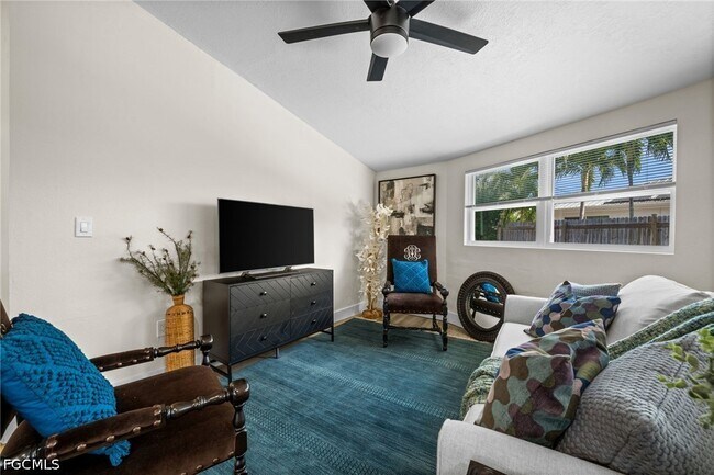 Photo - 190 Tarpon Rd