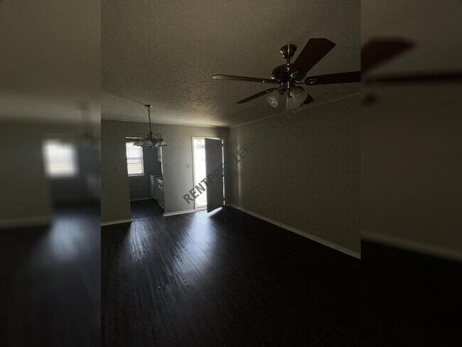 Photo - 39 Compass Point St