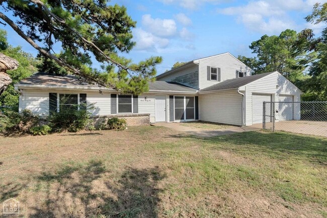 Photo - 722 Kitchen St