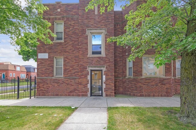 Photo - 4230-38 Michigan