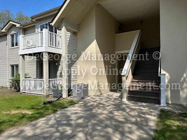 Photo - Pine Ridge Apartments