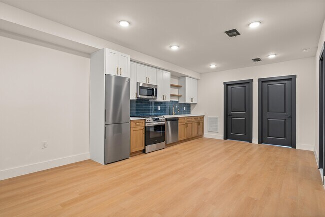 Photo - 14 Westervelt Pl Unit 1