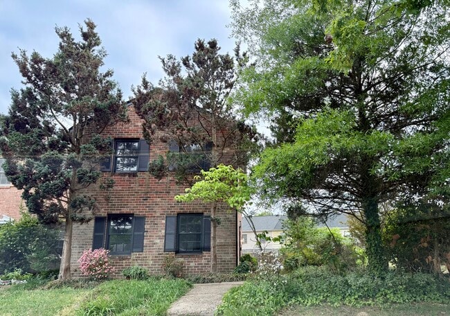 Photo - 727 Olde Greenwich Cir
