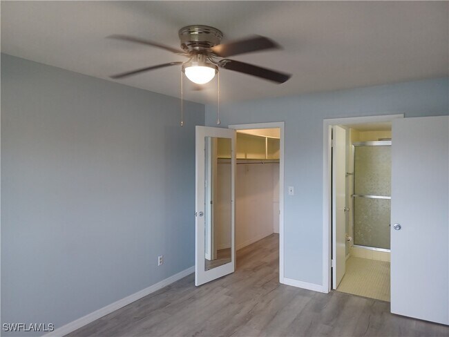 Building Photo - 1915 W Lakeview Blvd Unit 3