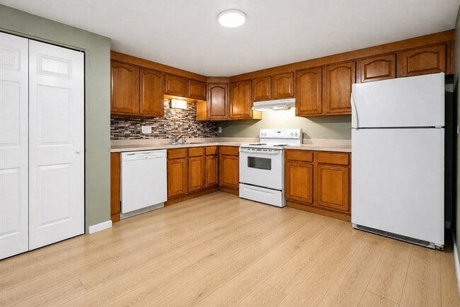Photo - 52 Swanson Ct Unit 12B