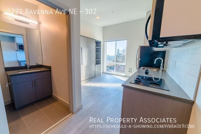 Photo - 5221 Ravenna Ave NE