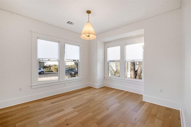 Photo - 2606 W 8th St