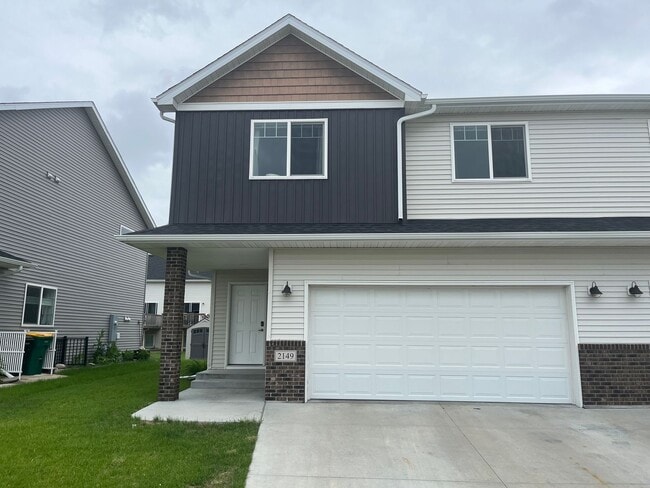 Building Photo - 3-Bedroom, 3-Bath Twin Home in West Fargo