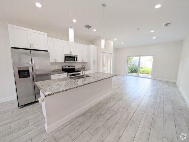 Building Photo - 1566 W 26th Ct Rental