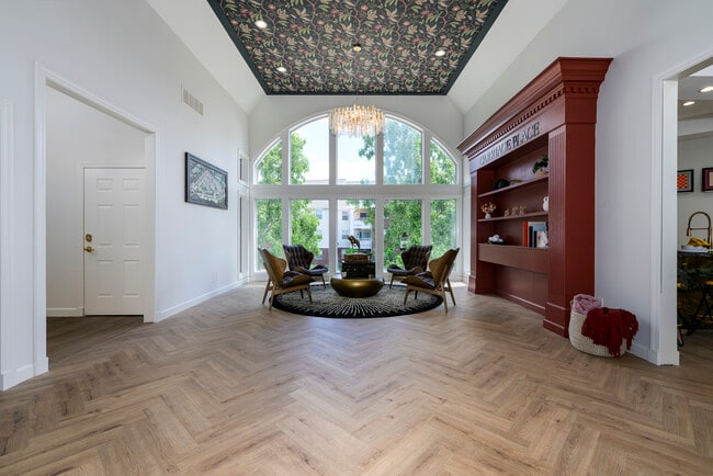 Photo - Carriage Place at Lake Chesterfield