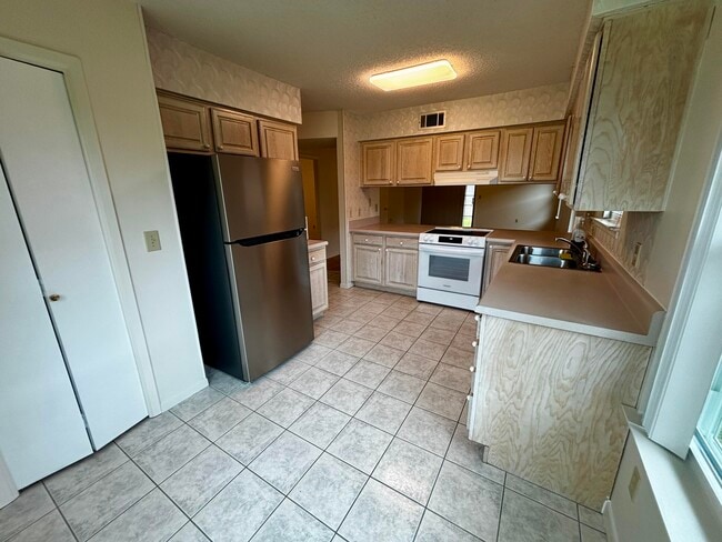 Photo - 11 12th Ave