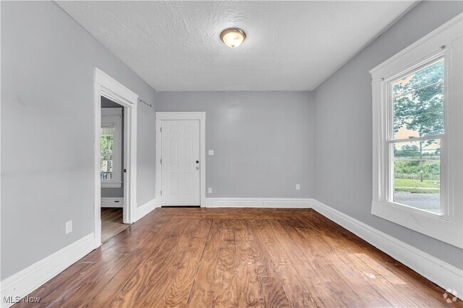 Building Photo - 1174 La Croix Ave Unit 1 Rental