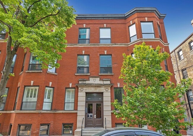 Building Photo - 809 W Bradley Pl Unit G