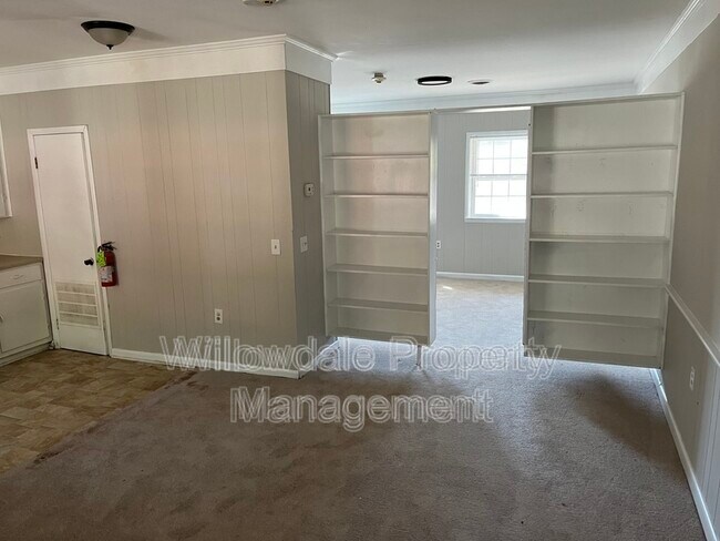 301 Sunset Dr