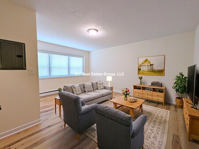 Photo - 2018 Commonwealth Ave