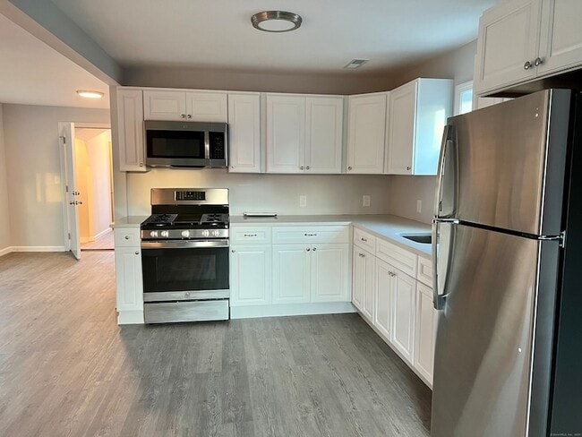 Photo - 415 Hollister Ave