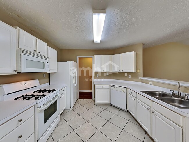 589 Summerbrooke Ct