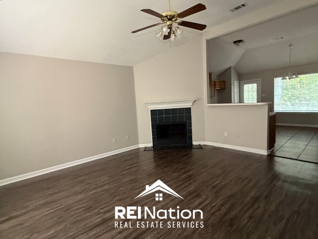 Photo - INCREDIBLE LAYOUT! 3BR/2BA Memphis Gem | Vaulted Ceilings & Soaking Tub | Deck & Fenced Yard!