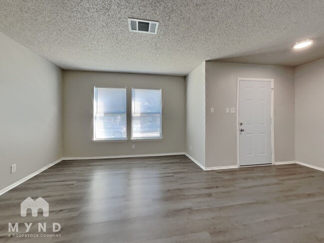 Photo - 8031 Manderly Pl