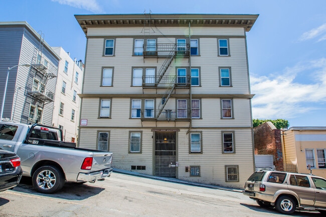 Building Photo - 20 Romolo